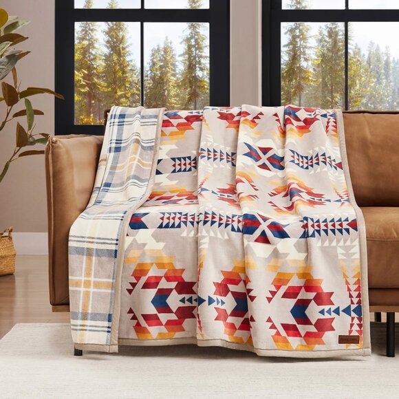 Pendleton Reversible Plush Throw Blanket 50X70 - Picture 2 of 6